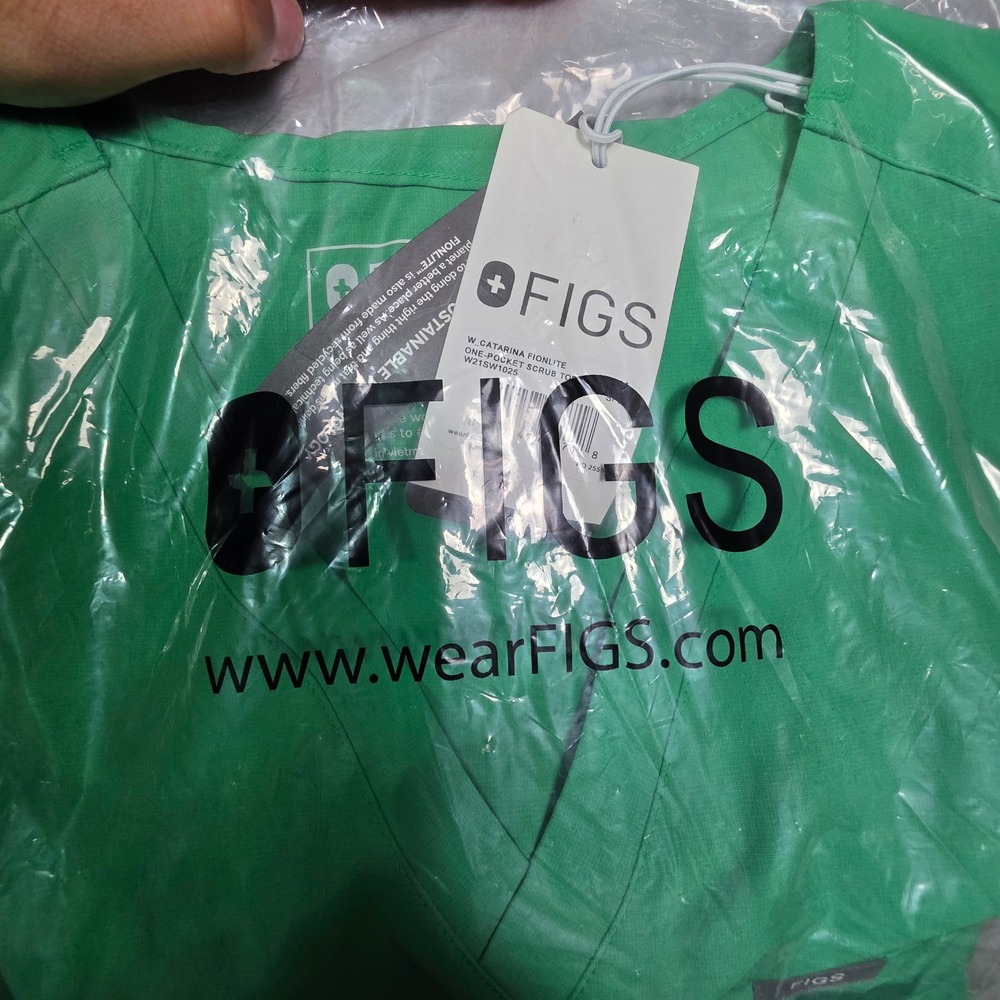 FIGS Catarina Fionlite One-Pocket Scrub Top Green W21SW1025 Medium NWT - Picture 4 of 6